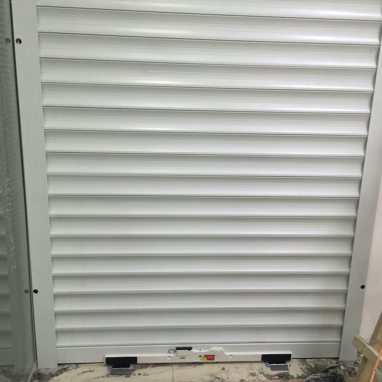 挑選銀行卷簾門應注意以下幾點：