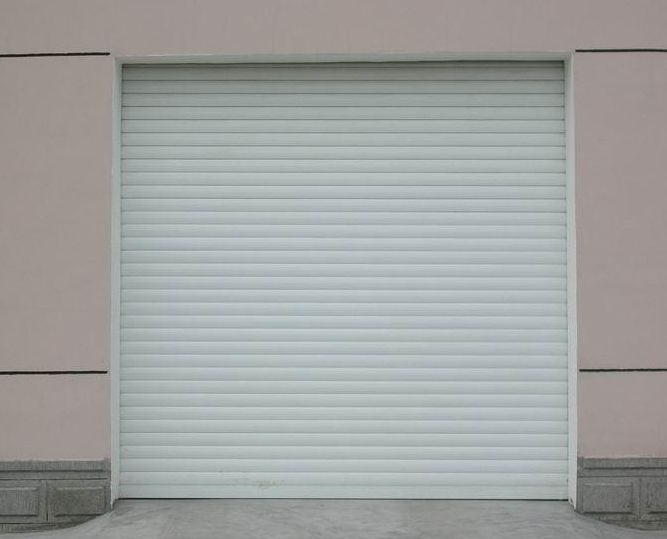 濟(jì)南卷簾門廠家為你詳細(xì)介紹快速卷簾門比普通卷簾門的優(yōu)點(diǎn)在哪？